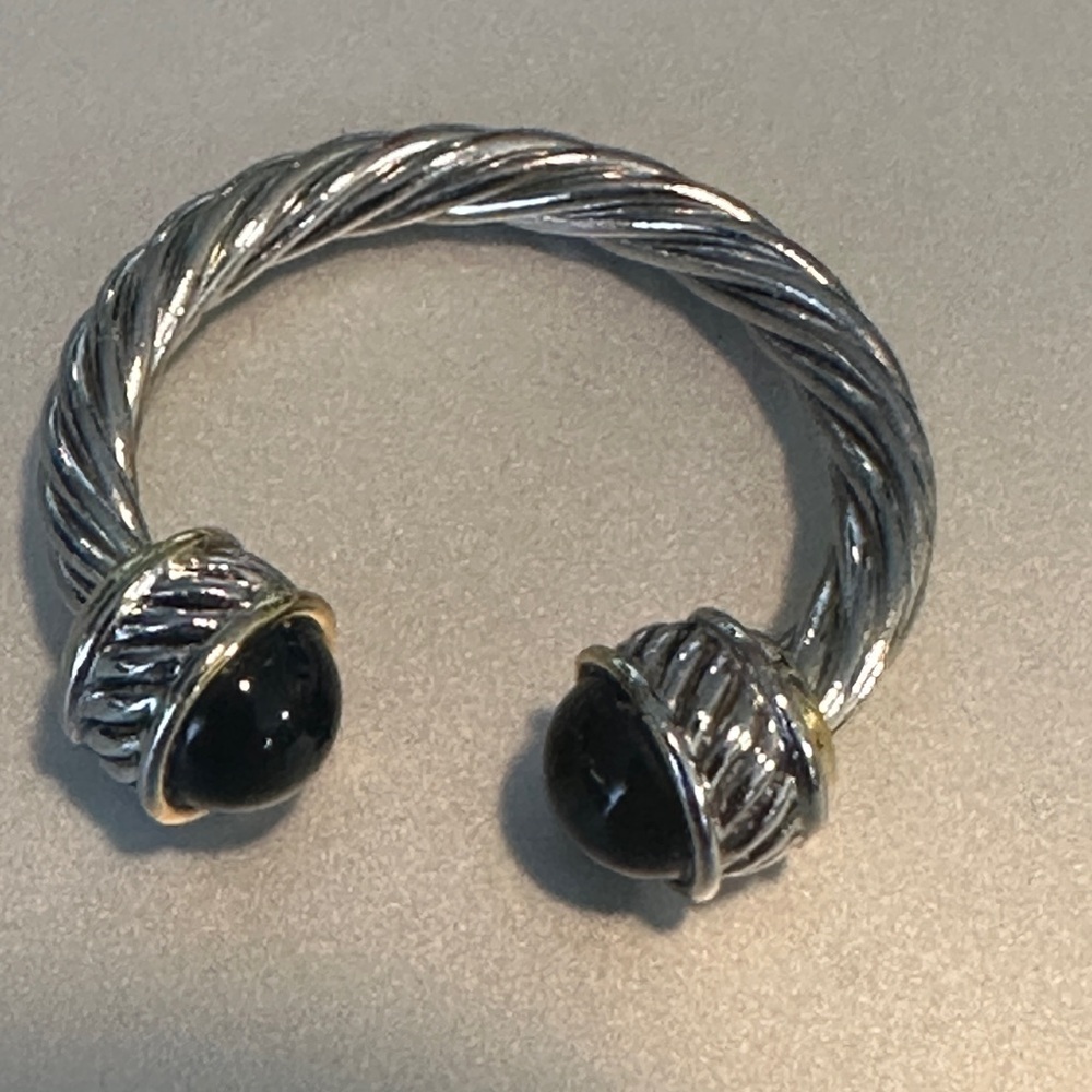 Elegant Silver and Black Women's Ring